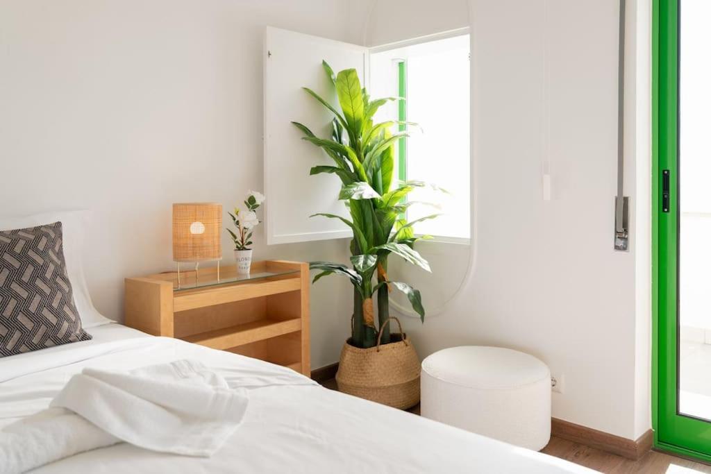 Sunset Terrace - Beachfront Apartment With Private Parking Nazaré Eksteriør billede