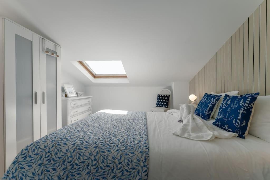 Sunset Terrace - Beachfront Apartment With Private Parking Nazaré Eksteriør billede