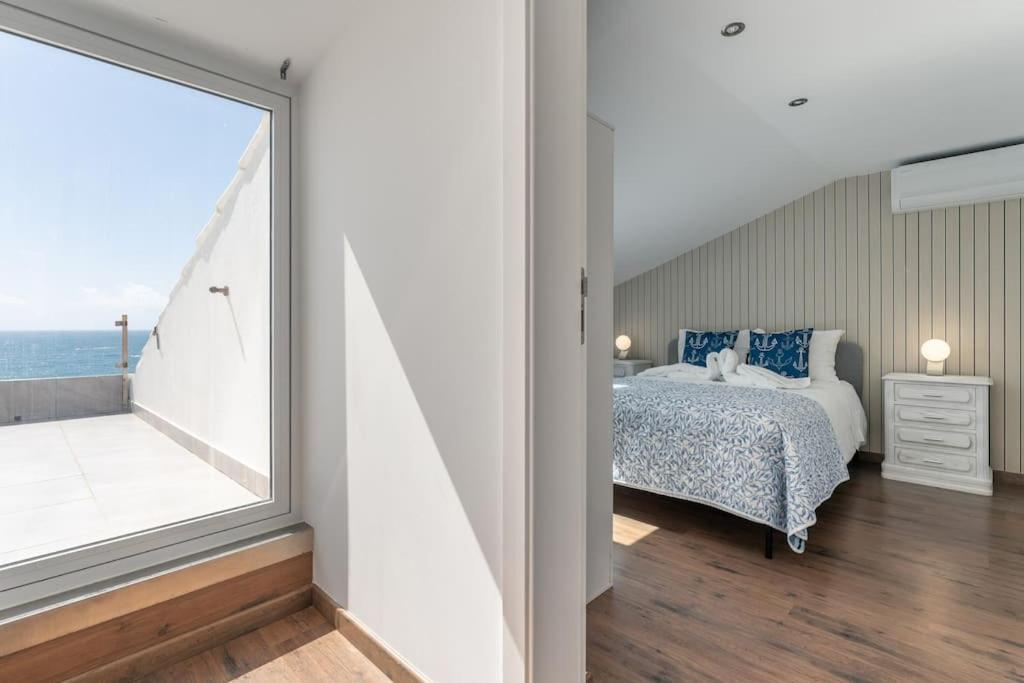Sunset Terrace - Beachfront Apartment With Private Parking Nazaré Eksteriør billede