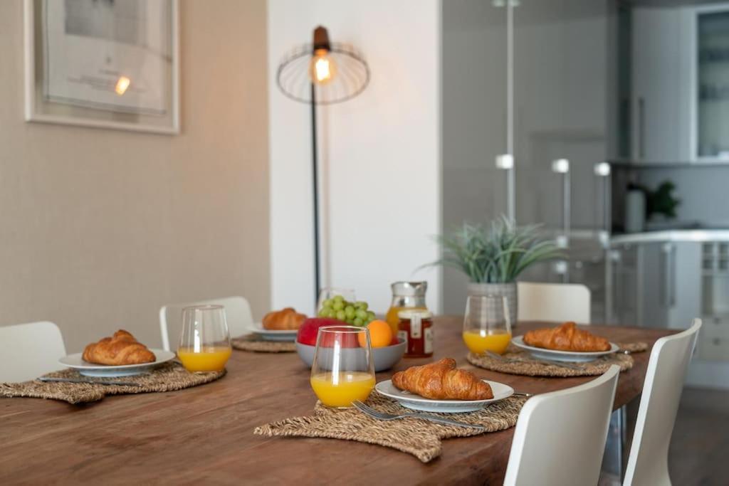 Sunset Terrace - Beachfront Apartment With Private Parking Nazaré Eksteriør billede